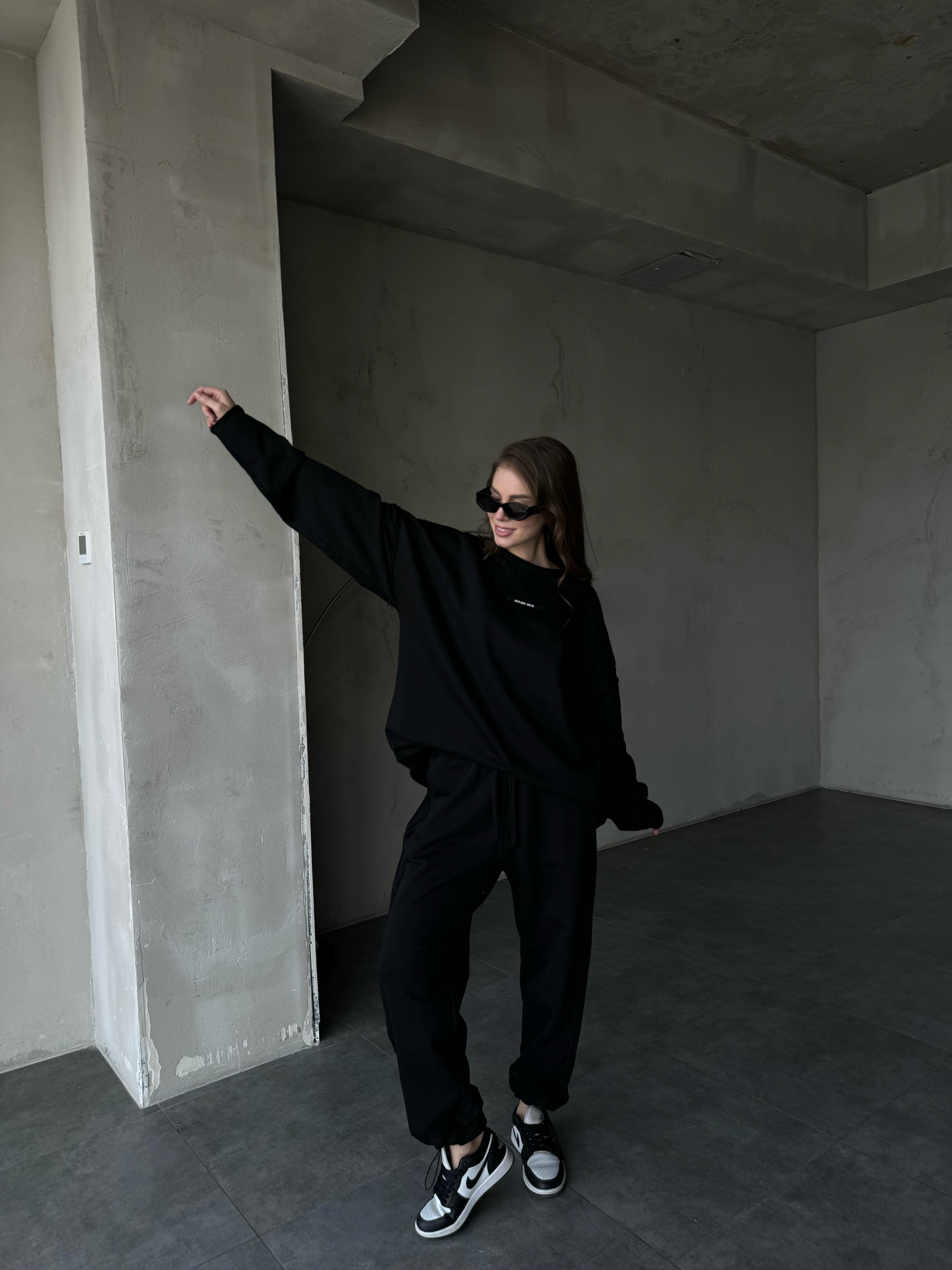 Demi-set longsleeve “black”