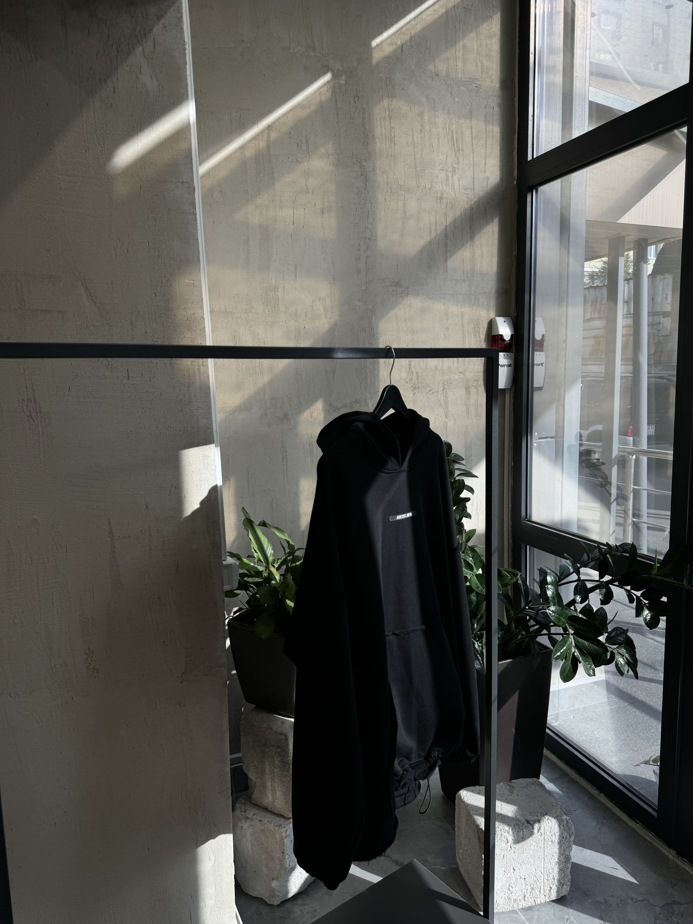Demi-hoodie “black”