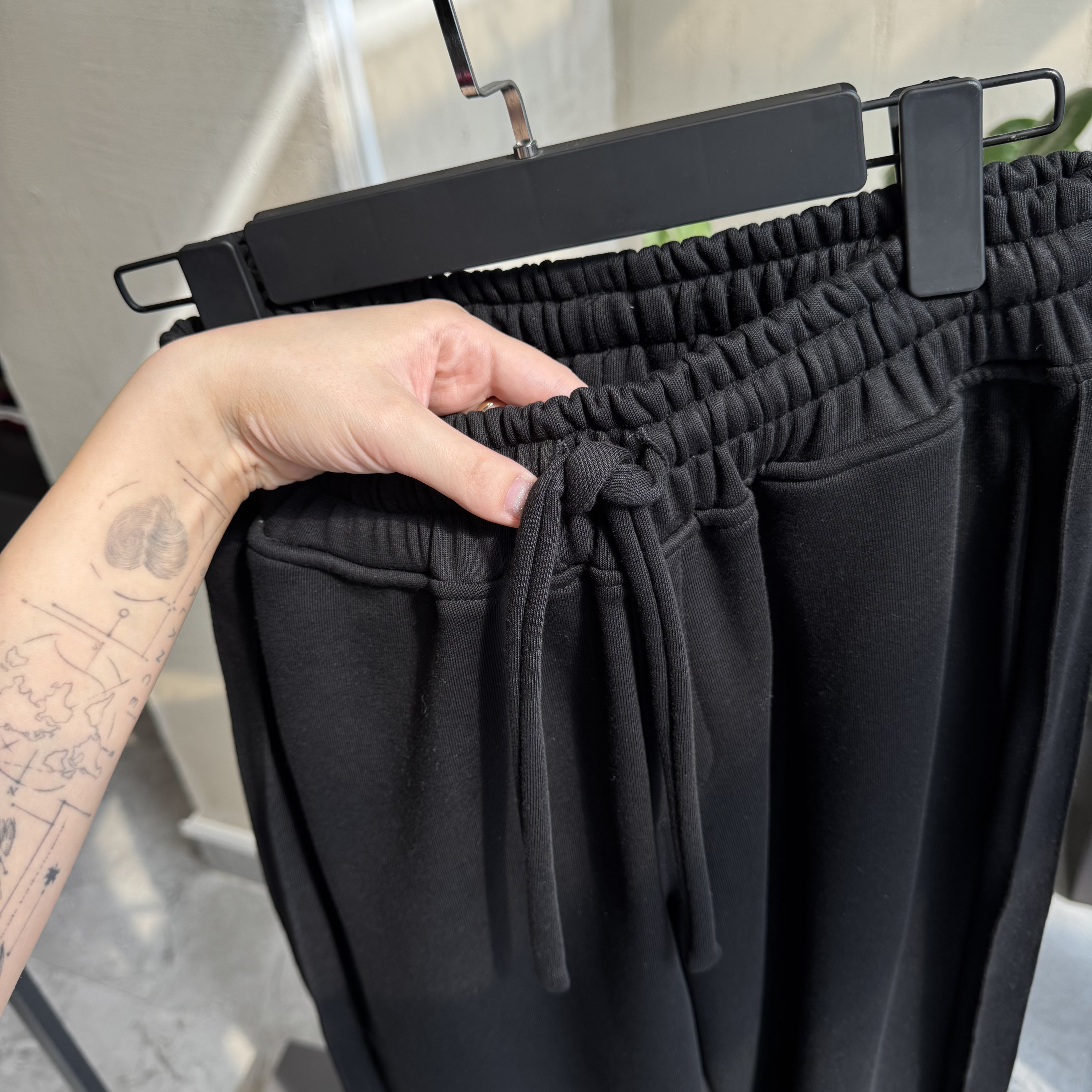 Black dune joggers