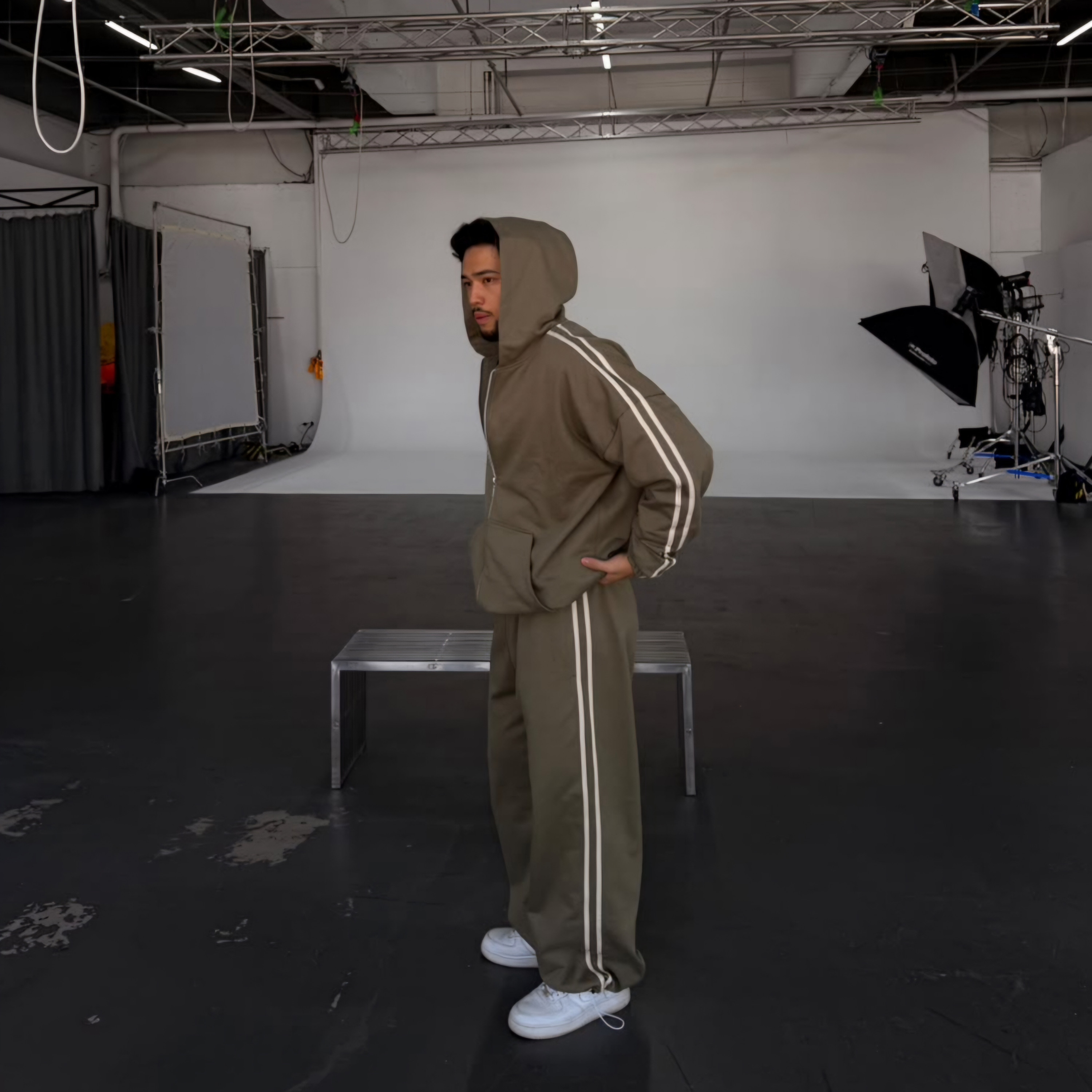 khaki heavy set