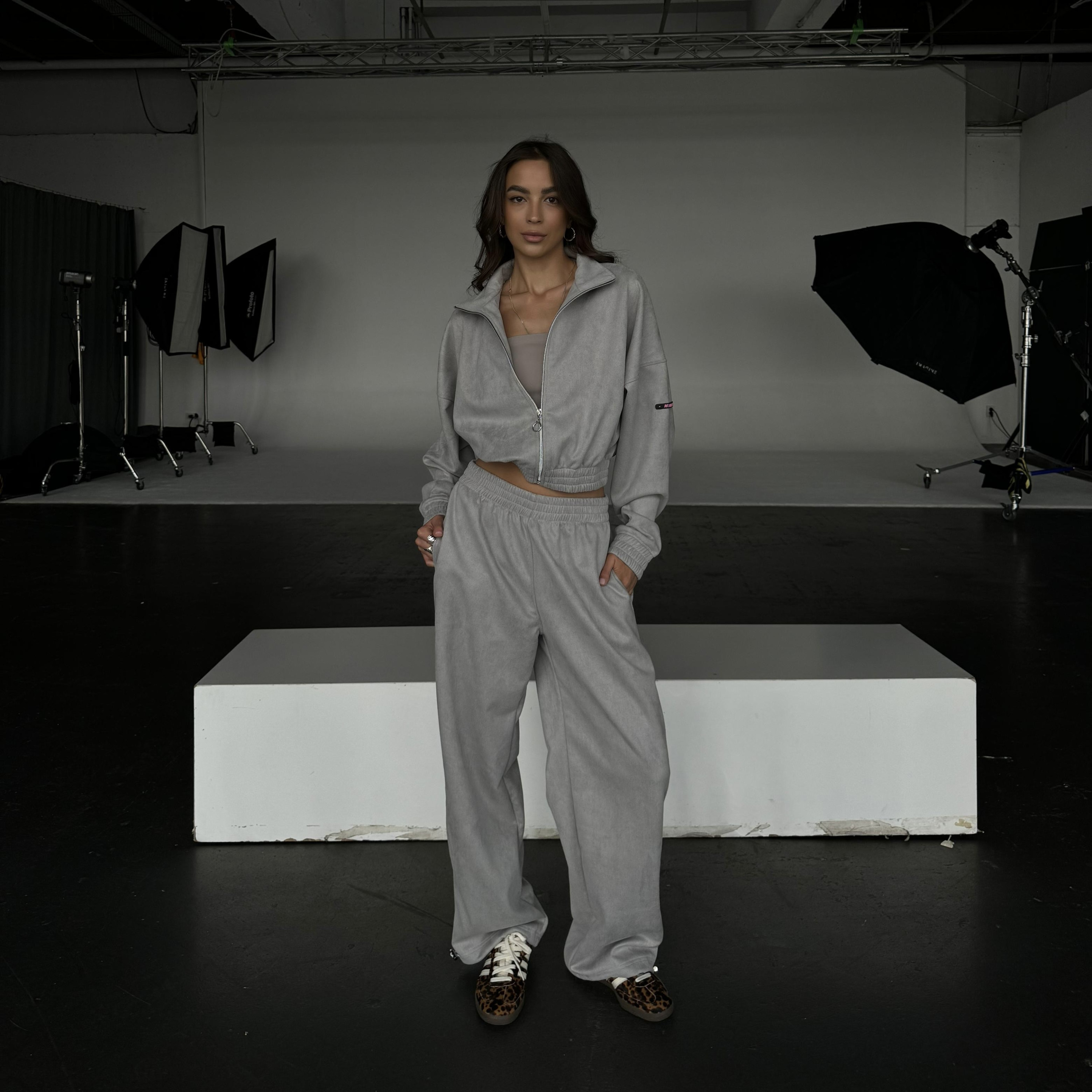 Volcanic gray premium velour crop zip set