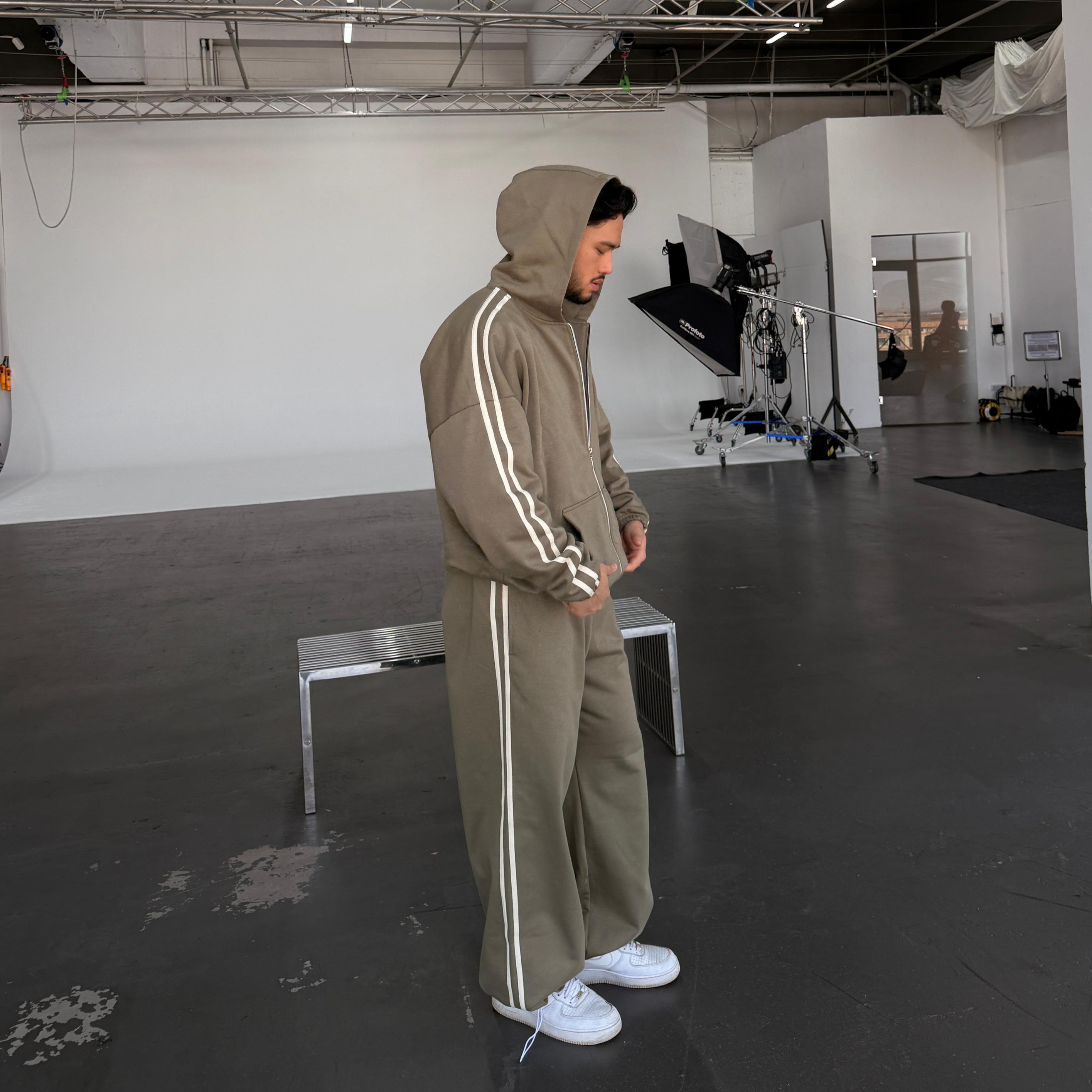 khaki heavy set