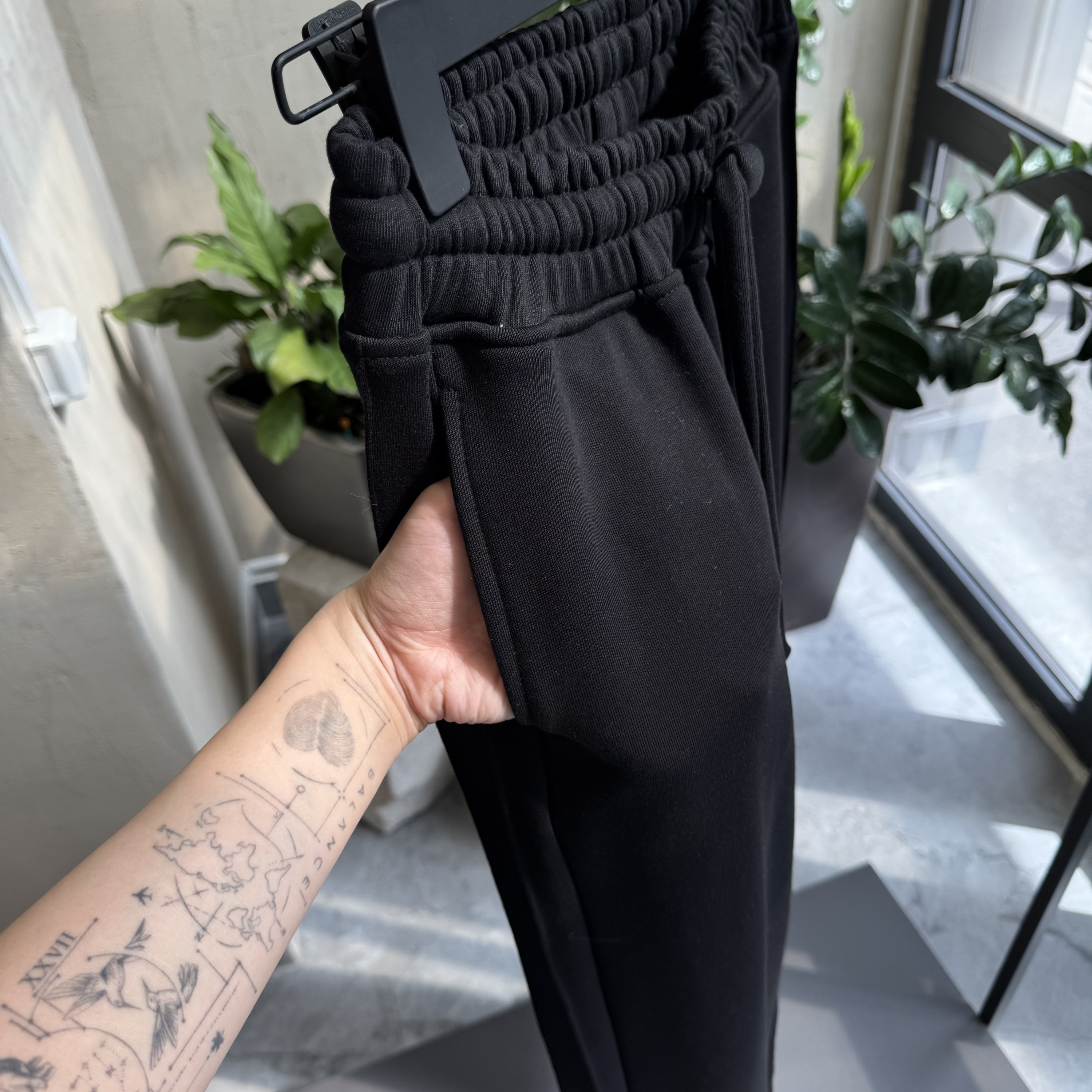 Black dune joggers