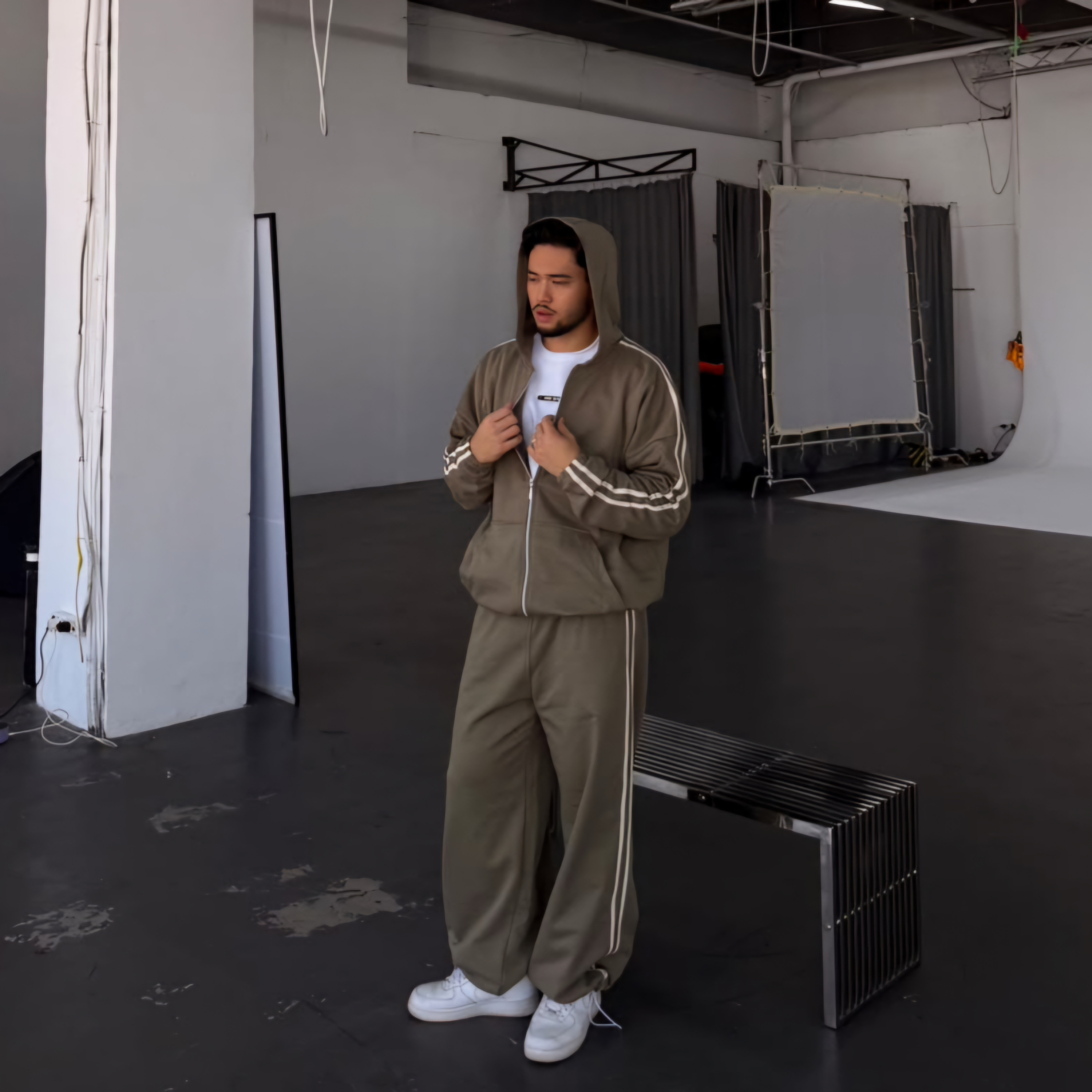 khaki heavy set