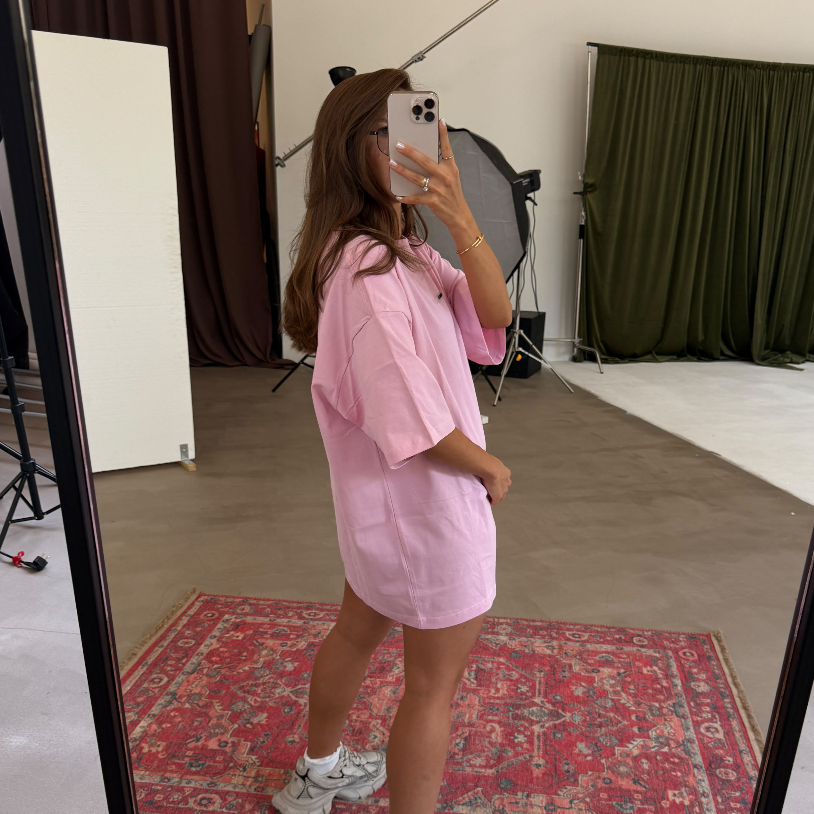 pink t-shirt