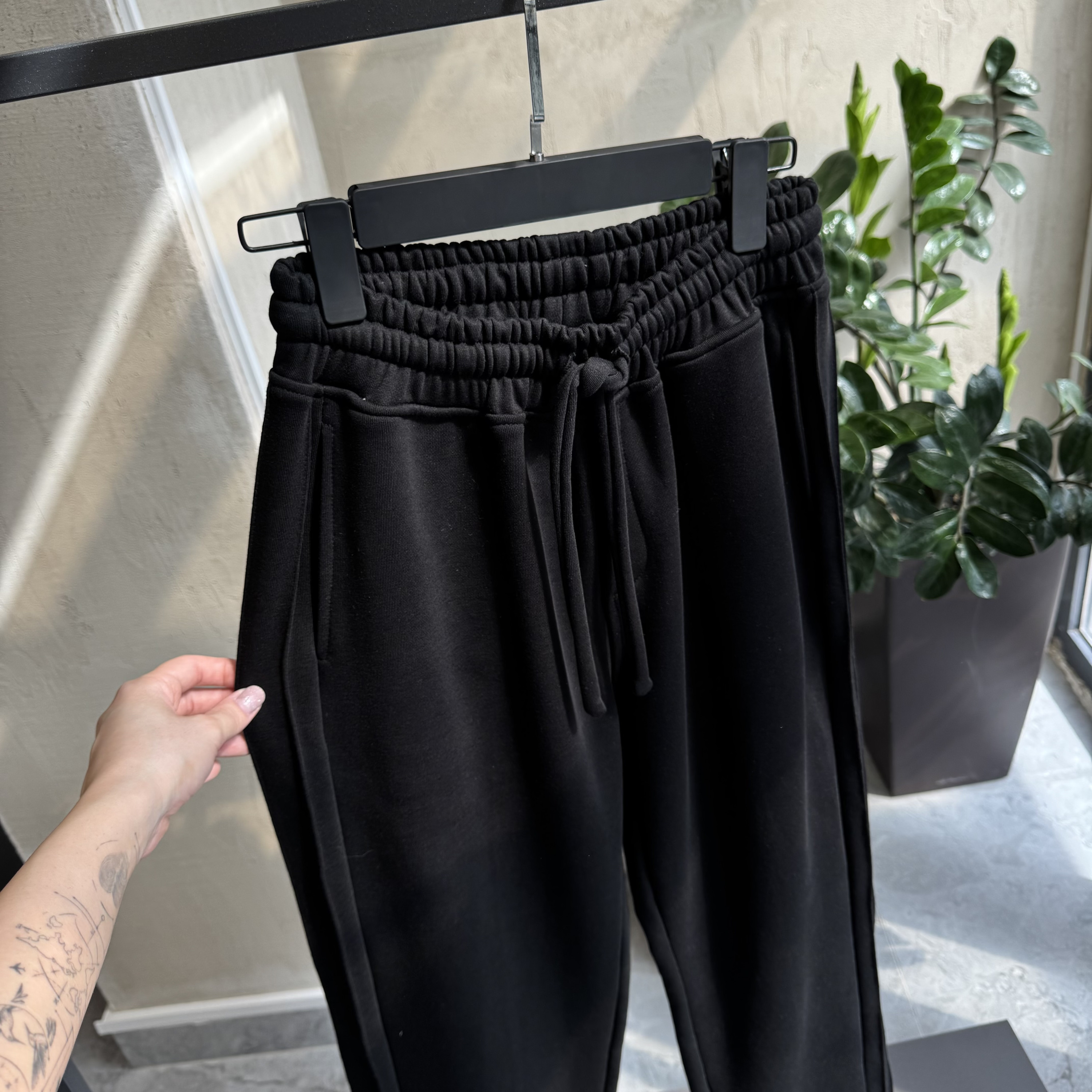 Black dune joggers