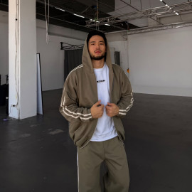 khaki heavy set
